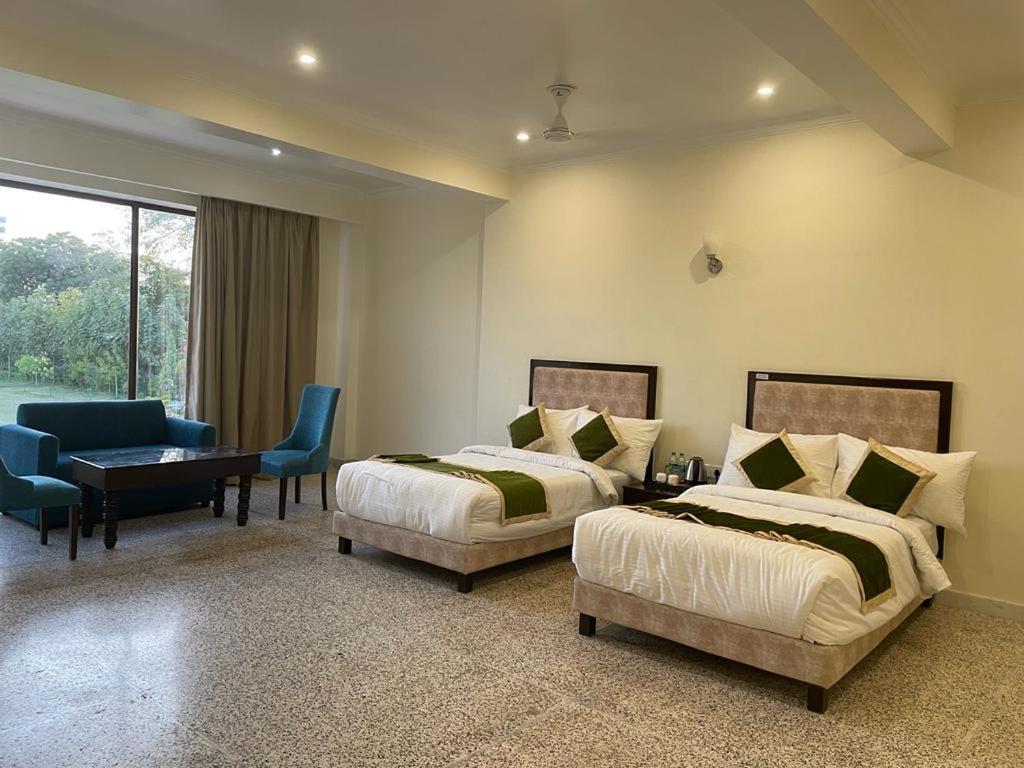 Gautam Hotels & Resorts Кхаджурахо Экстерьер фото